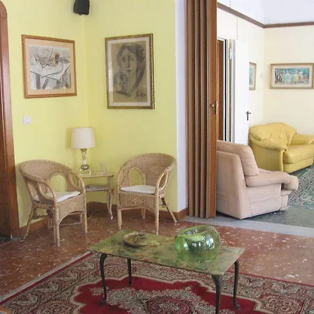 Garden 3* فياريجيو