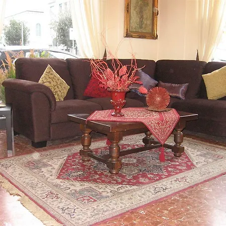 Garden فندق فياريجيو