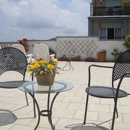 فندق Garden 3*