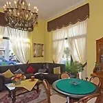 Garden Hotel